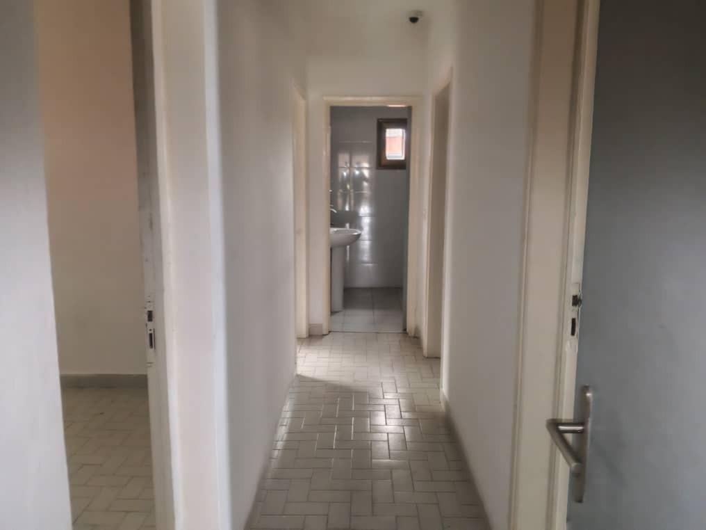 Location d’une villa de 300m² à usage de bureaux
