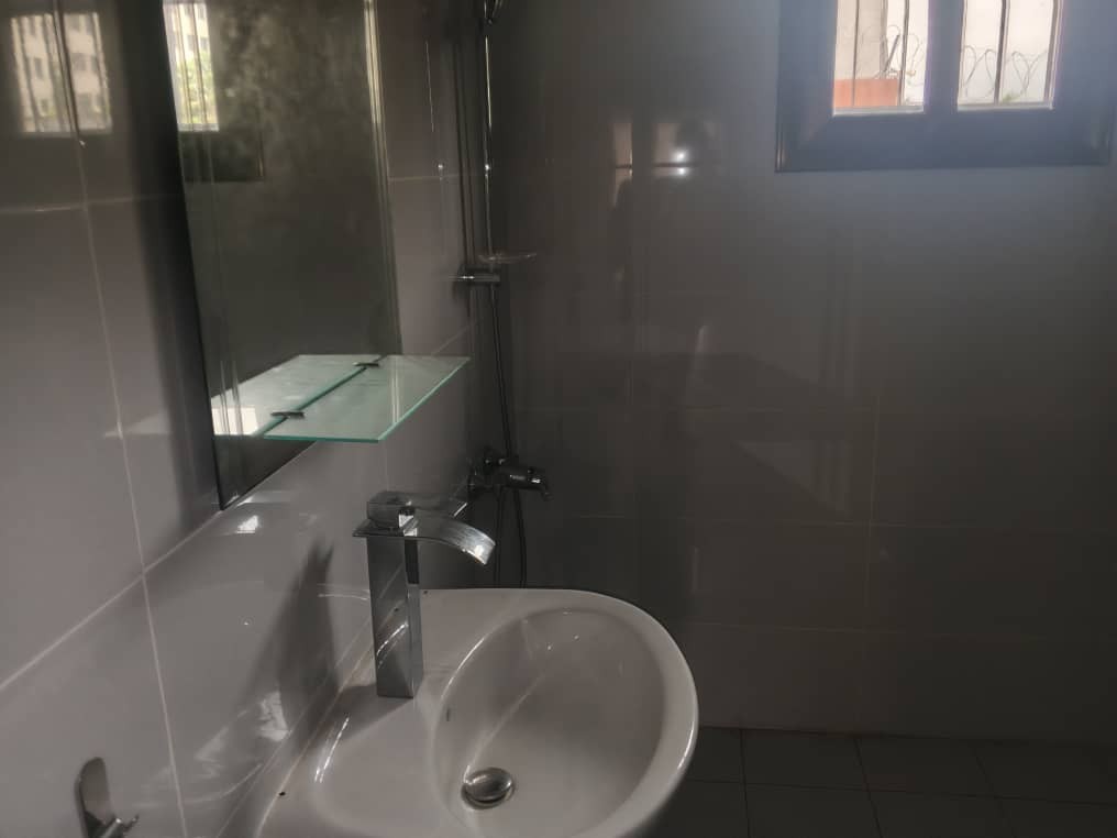 Location d’une villa de 300m² à usage de bureaux