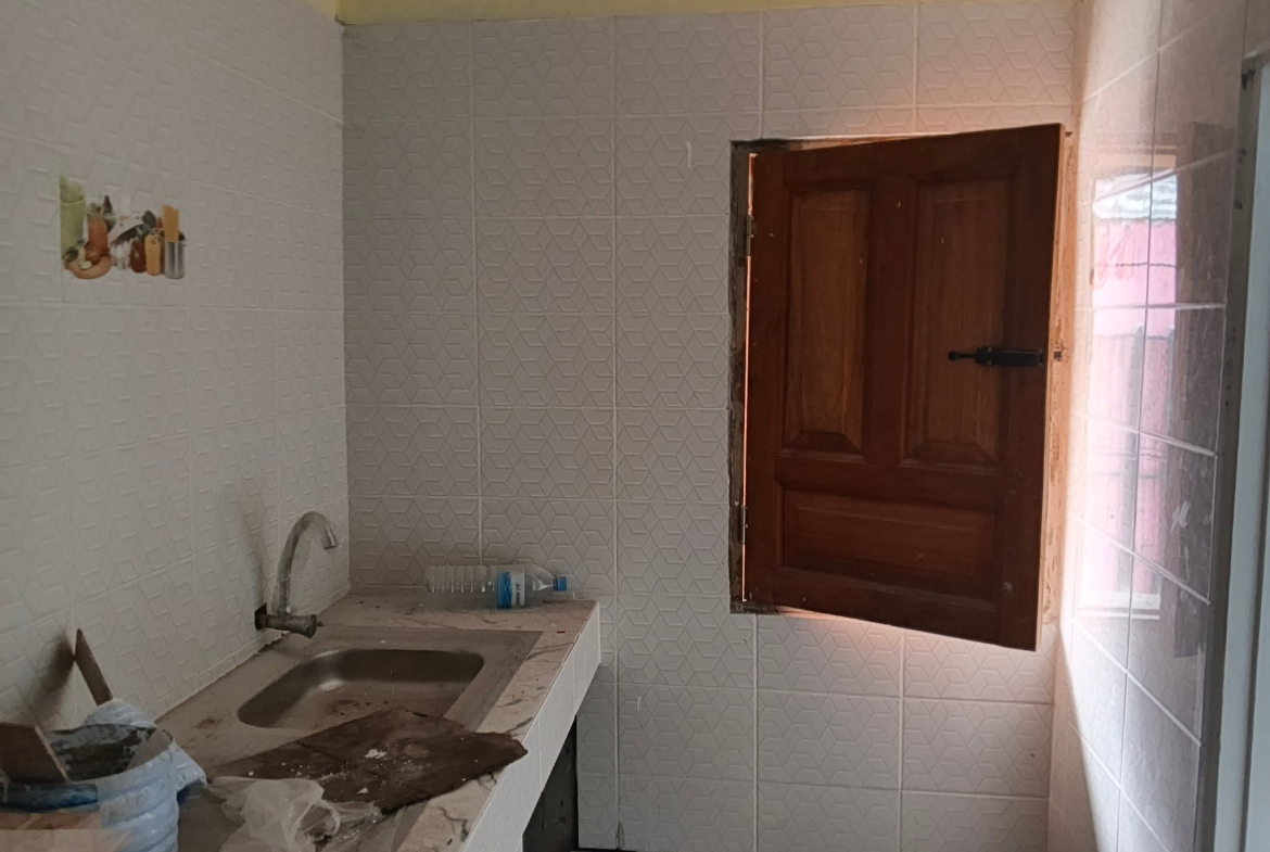 Studio à louer première main