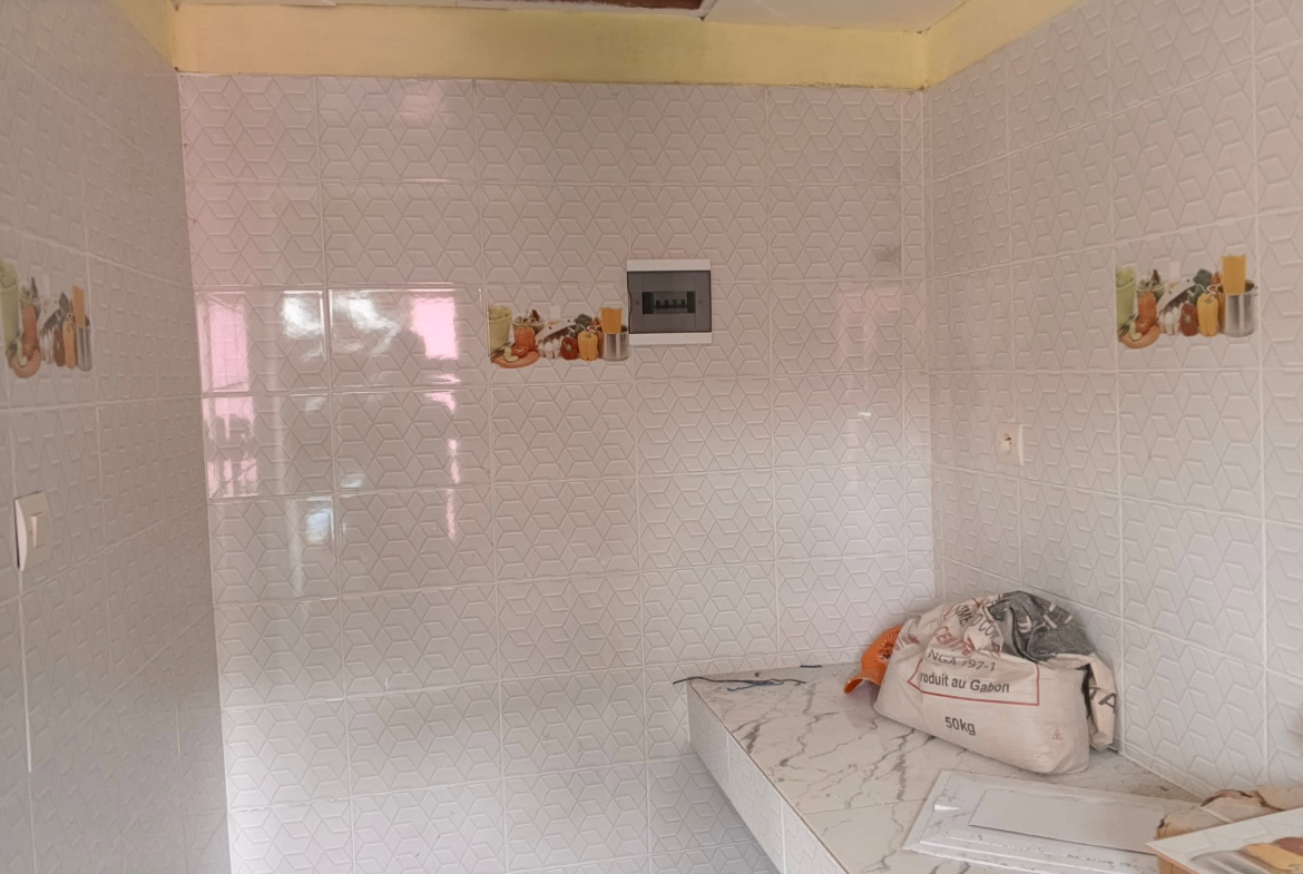 Studio à louer première main