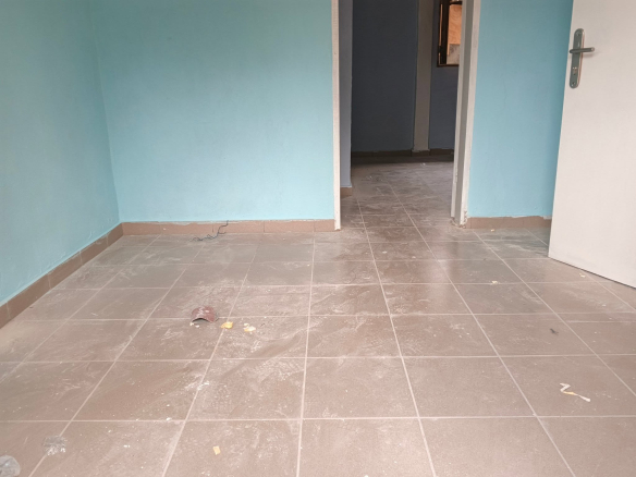 Studio à louer première main