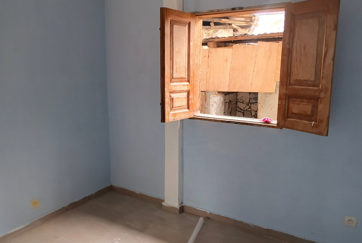 Studio à louer première main